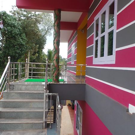 Iroomz Sri Vinayaka Comfort Virajpet Esterno foto