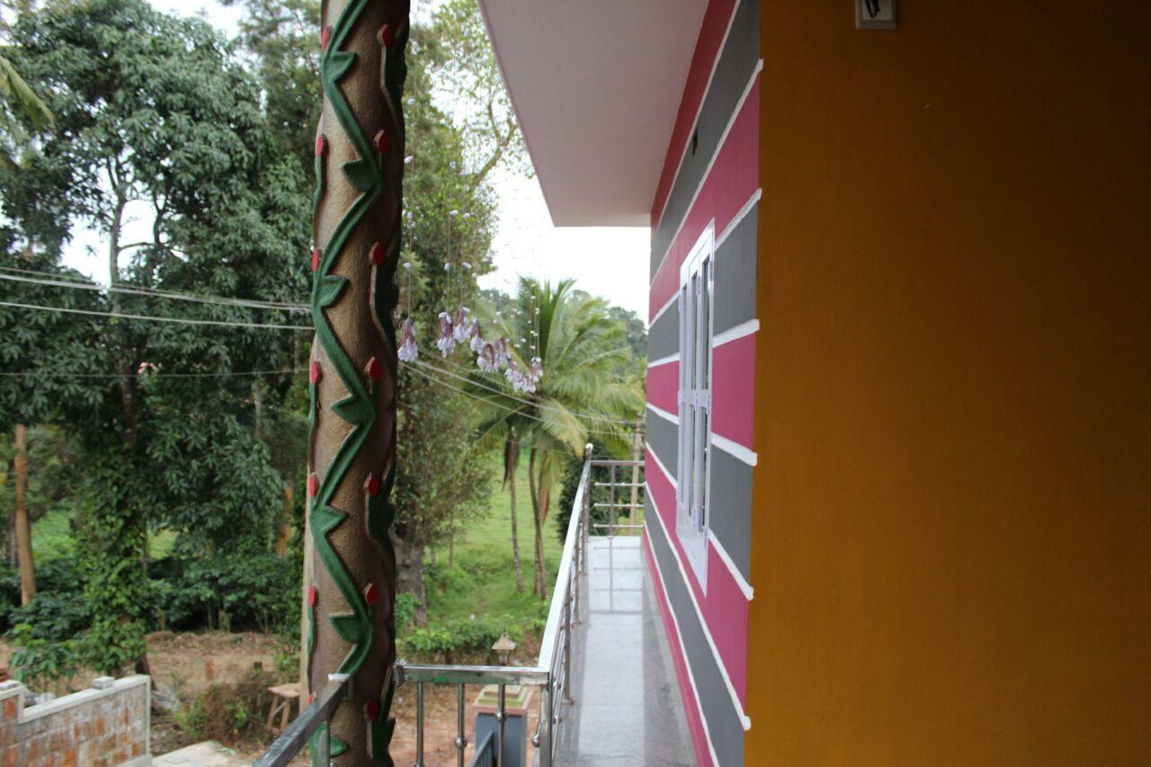 Iroomz Sri Vinayaka Comfort Virajpet Esterno foto