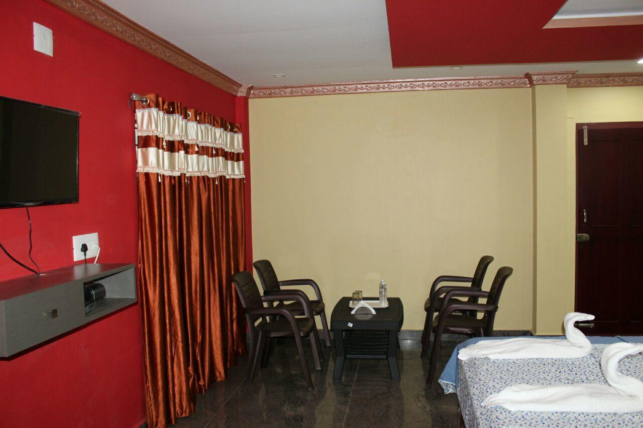 Iroomz Sri Vinayaka Comfort Virajpet Esterno foto