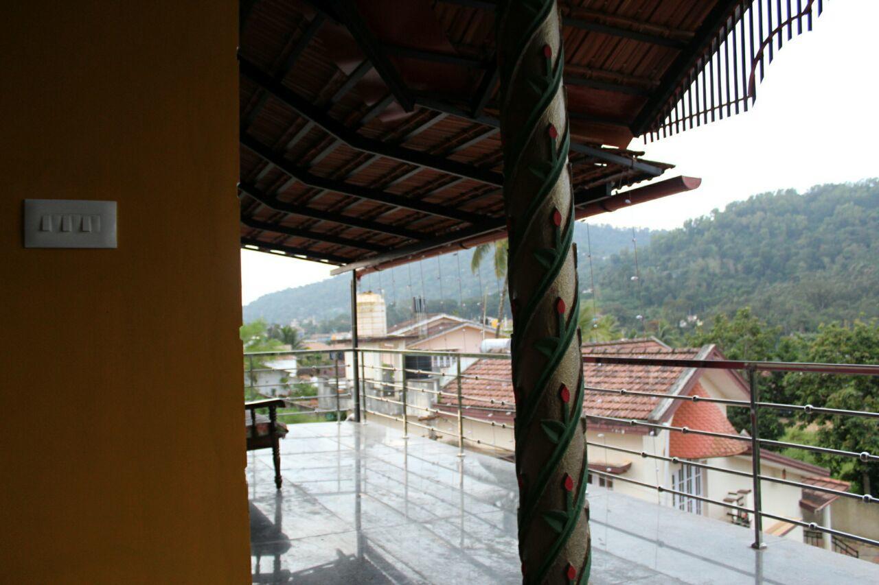 Iroomz Sri Vinayaka Comfort Virajpet Esterno foto