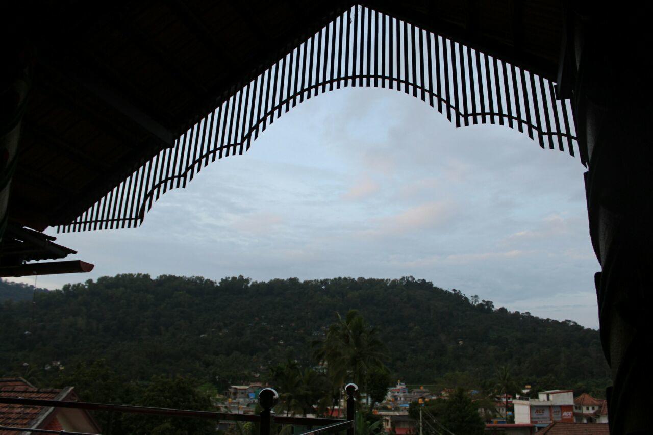 Iroomz Sri Vinayaka Comfort Virajpet Esterno foto