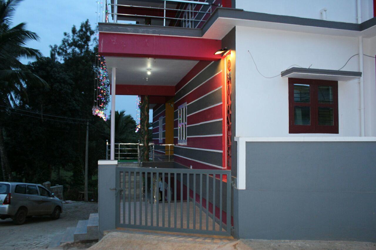 Iroomz Sri Vinayaka Comfort Virajpet Esterno foto